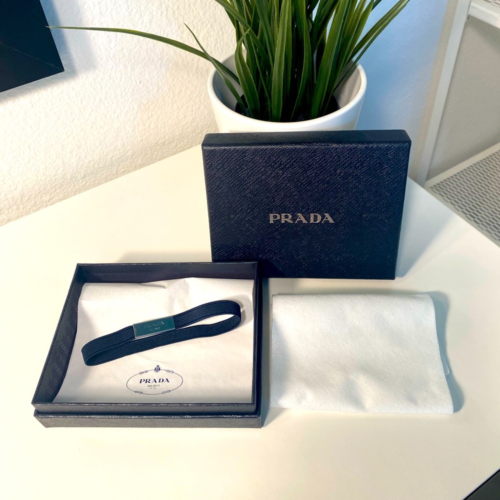 PRADA Wallet Box/Elastic Band/Tissue & Dust Cloth